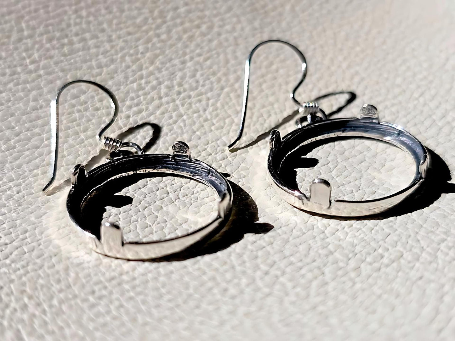 925 Sterling Silver Prong Back Illusion Edge Bezel Earring for 18mm Dime 10 Cent Coins