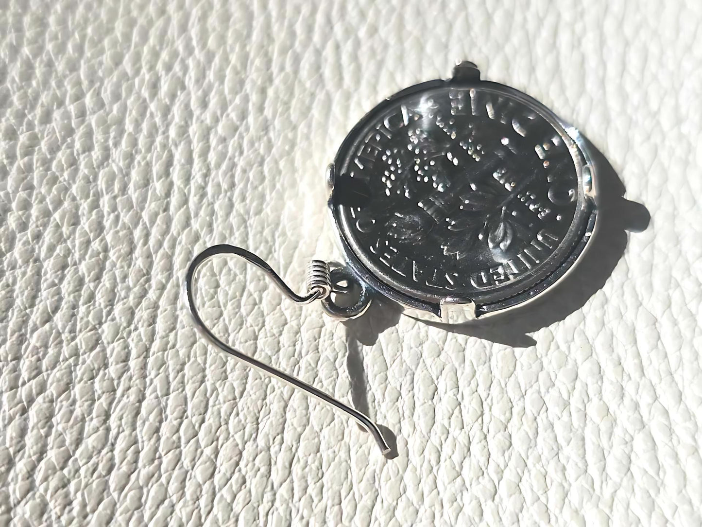 925 Sterling Silver Prong Back Illusion Edge Bezel Earring for 18mm Dime 10 Cent Coins