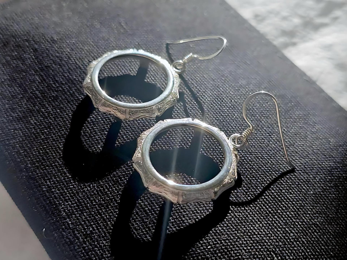 925 Sterling Silver Prong Back Bamboo Edge Bezel Earring for 18mm 10 Cent Coins