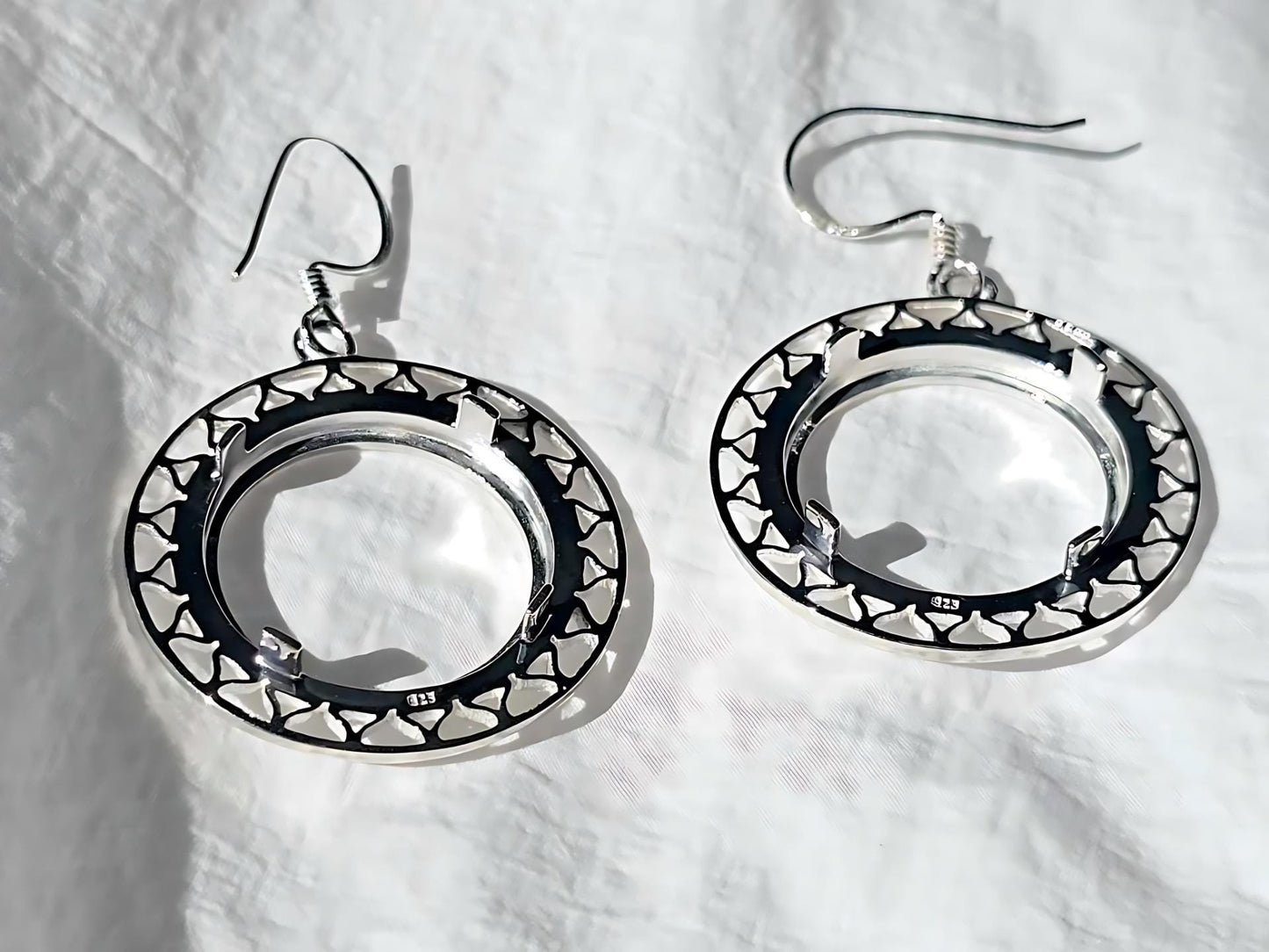 925 Sterling Silver Prong Back Filigree Edge Bezel Earring for 18mm 10 Cent Coins