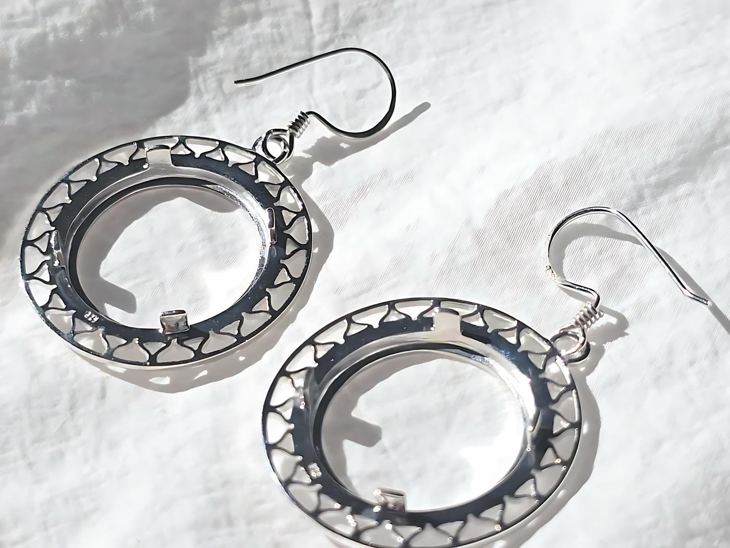 925 Sterling Silver Prong Back Filigree Edge Bezel Earring for 18mm 10 Cent Coins