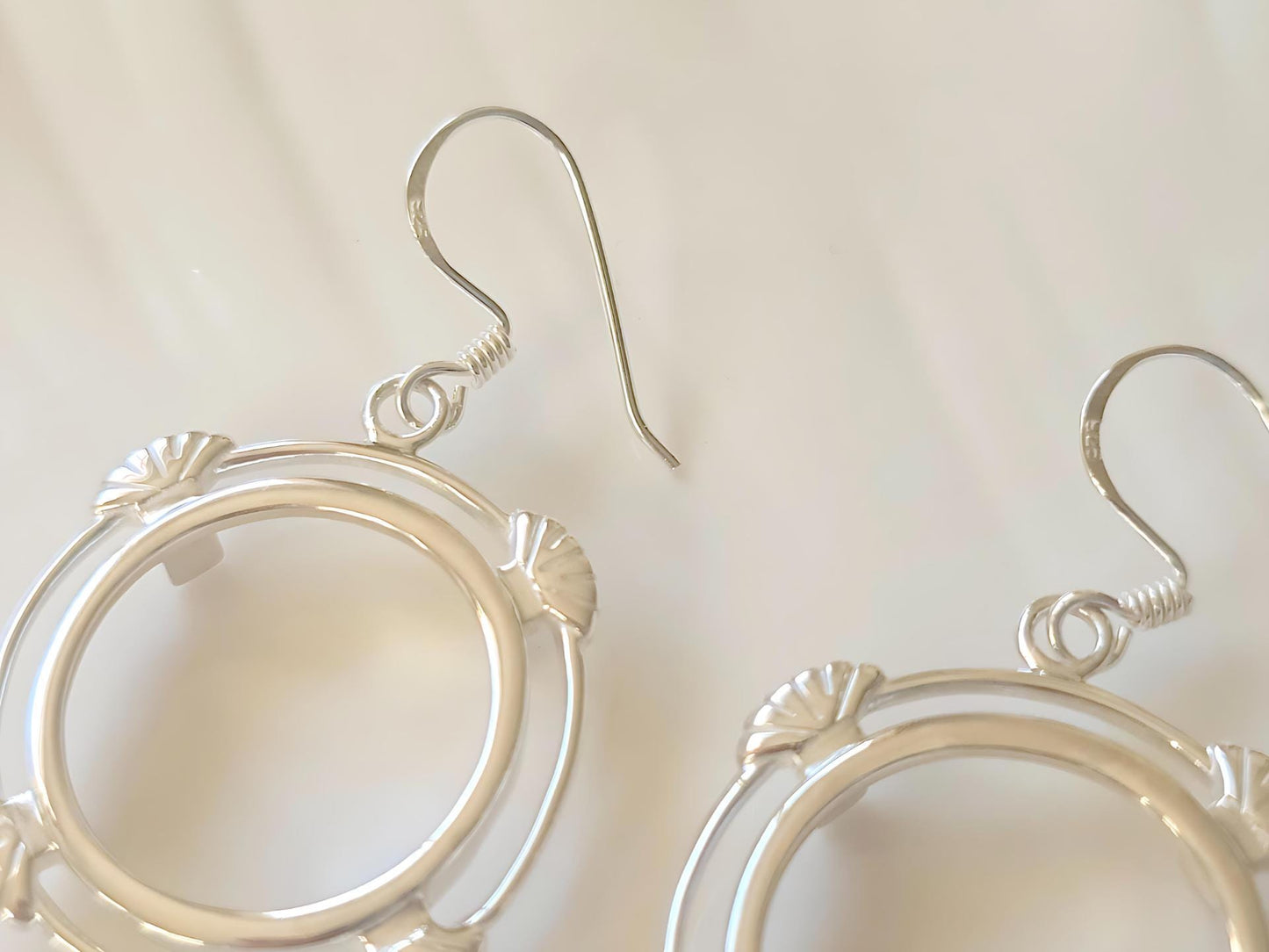 925 Sterling Silver Prong Back Clamshell Edge Bezel Earring for 18mm Dime 10 Cent Coins
