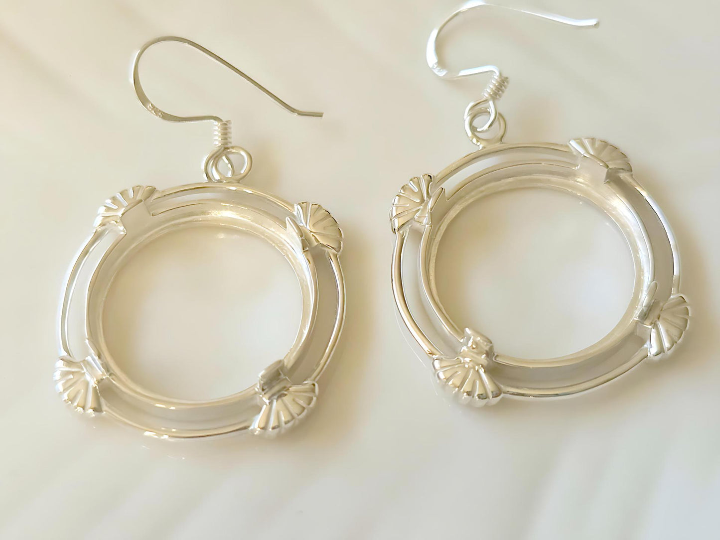 925 Sterling Silver Prong Back Clamshell Edge Bezel Earring for 18mm Dime 10 Cent Coins