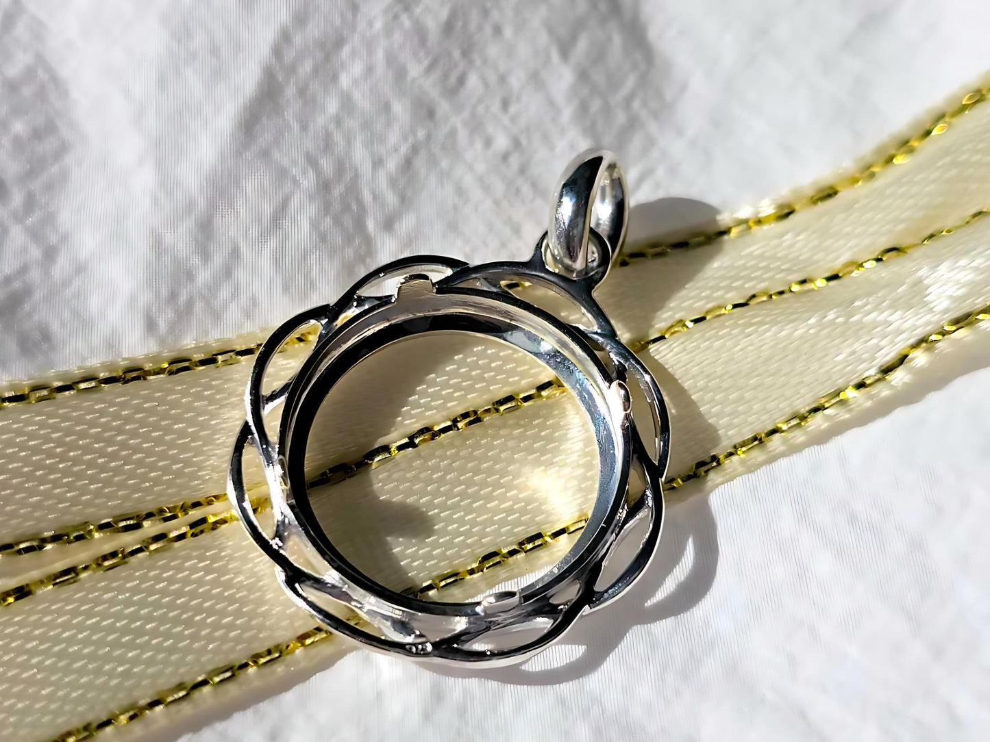925 Sterling Silver Prong Back Braided Edge Bezel for 18mm 10 Cent Coins